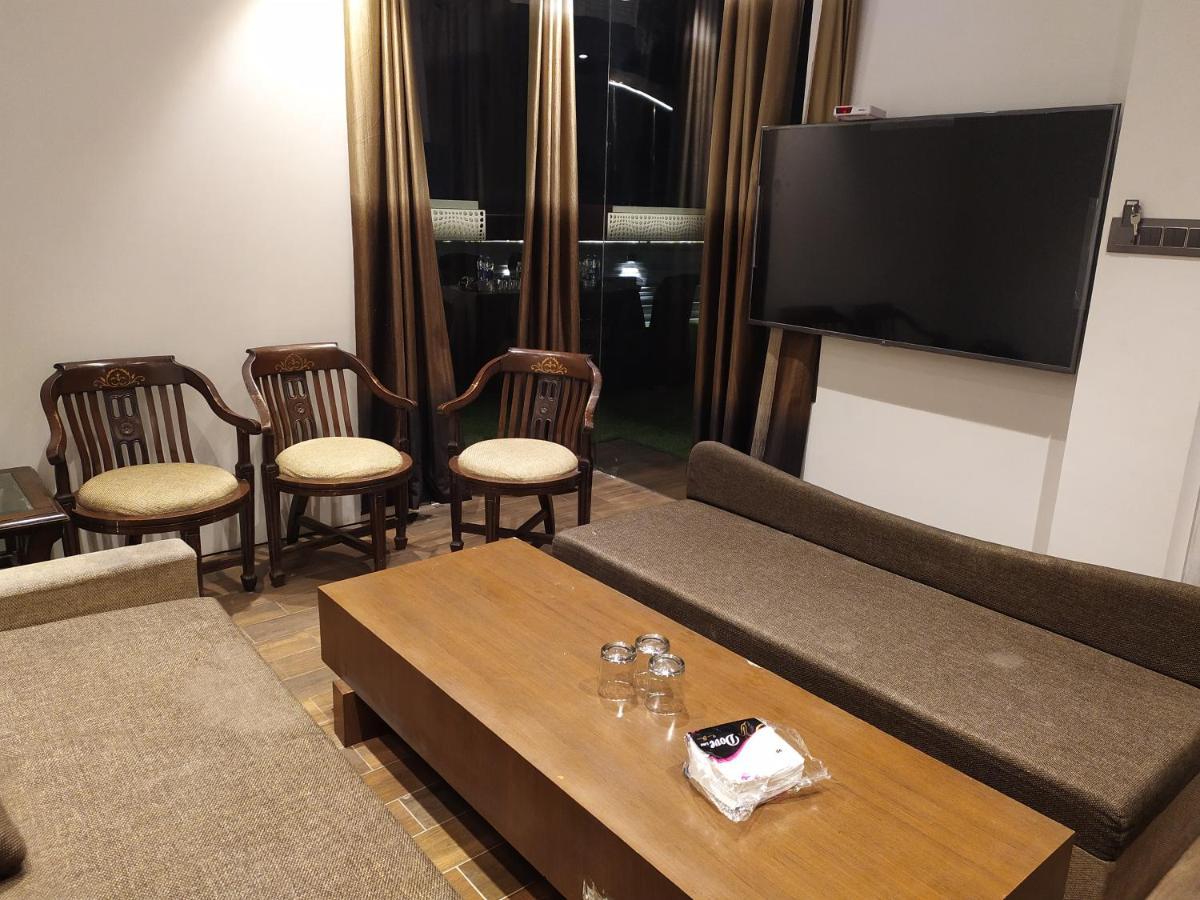Hotel Star Inn Gangānagar Eksteriør billede